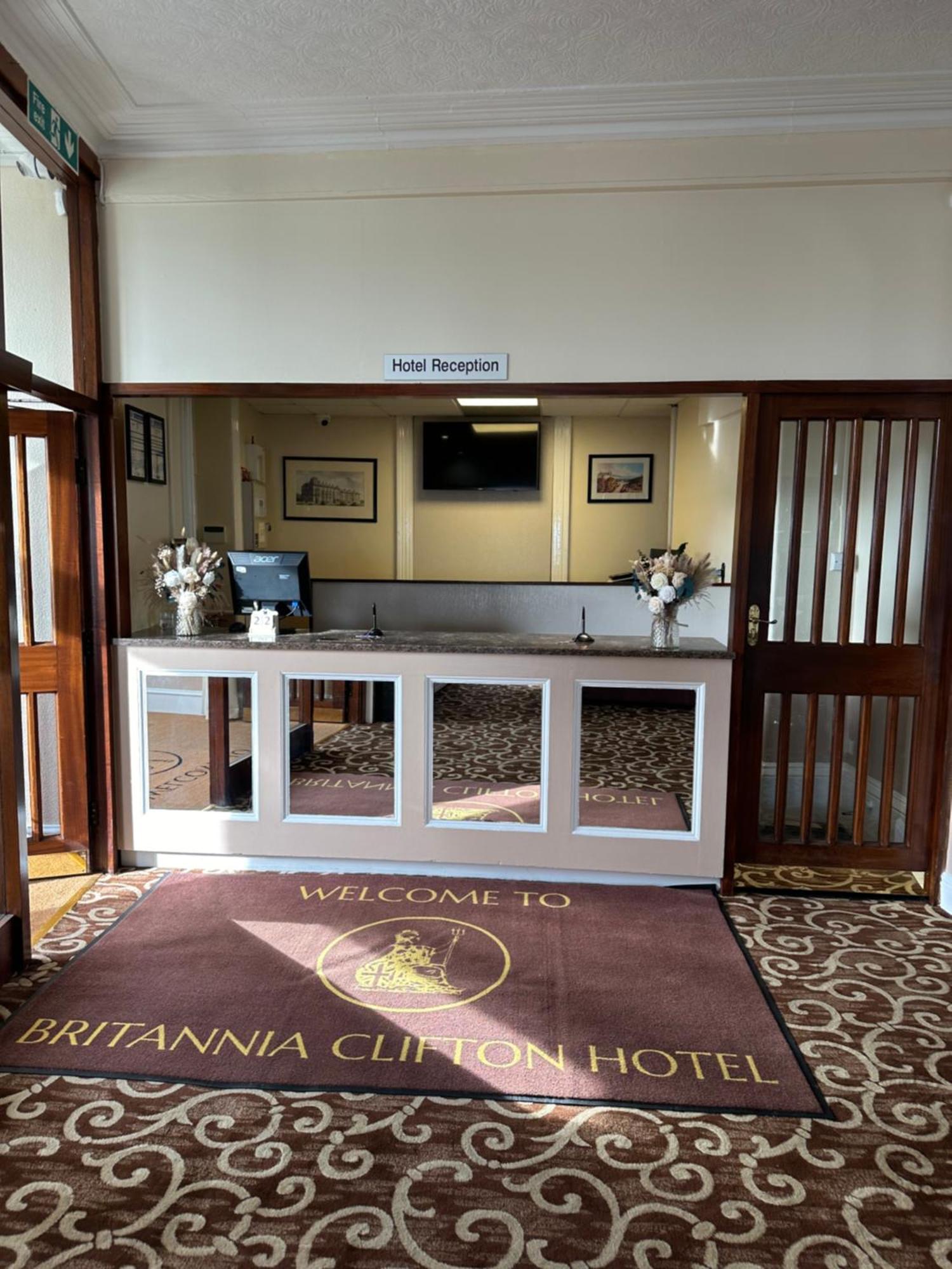 Clifton Hotel Скарборо Екстер'єр фото